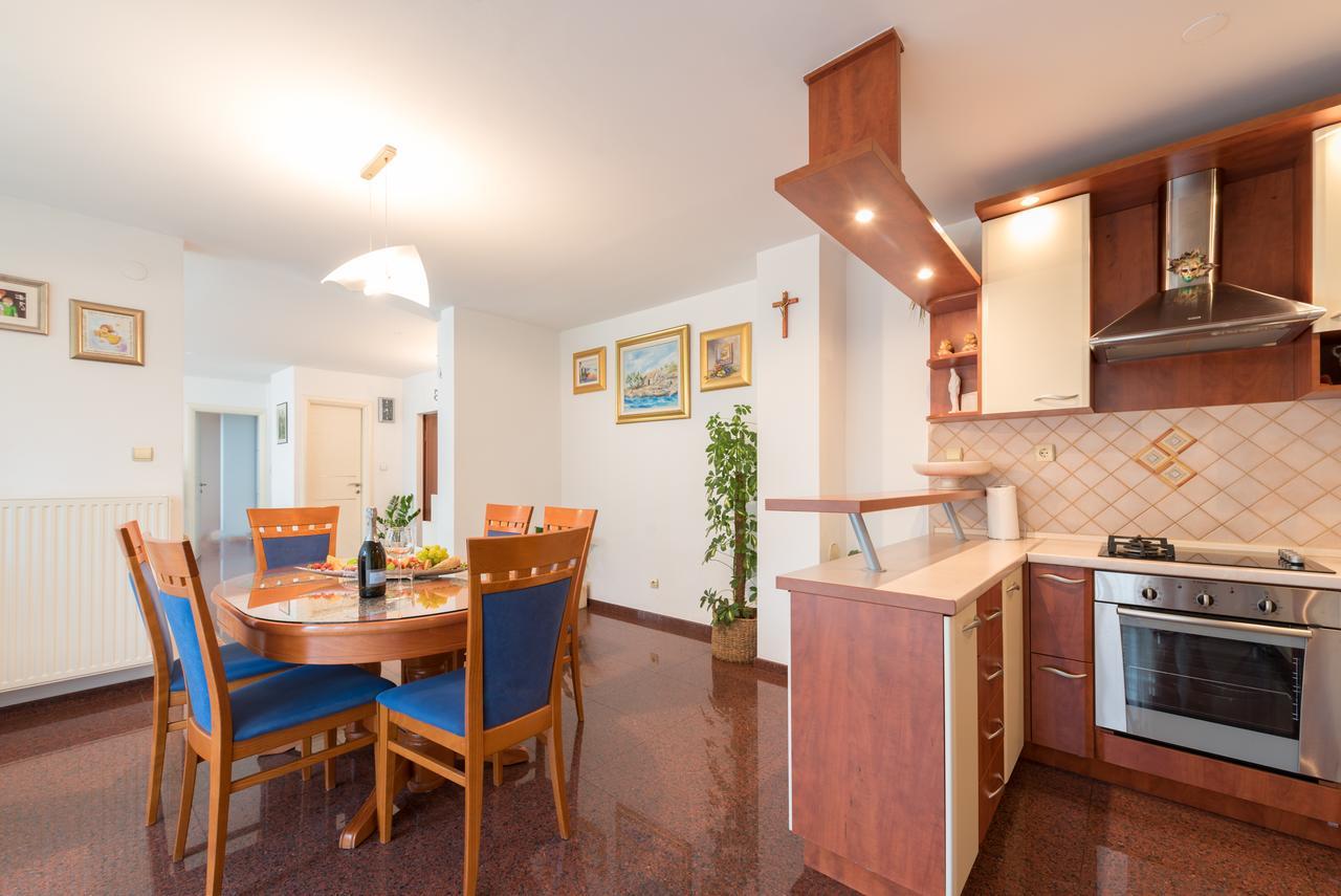 Apartment Vilea Сплит Екстериор снимка